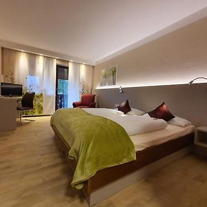 Zimmer mit zwei Einzelbetten